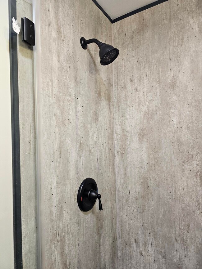 Building Photo - 43 W Main St