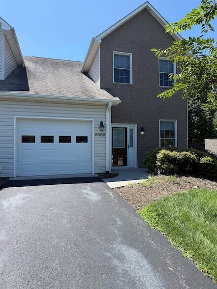 Building Photo - 2536 Blossom Trail W