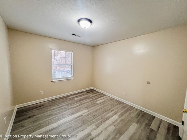 Building Photo - 1632 Hamlet Dr