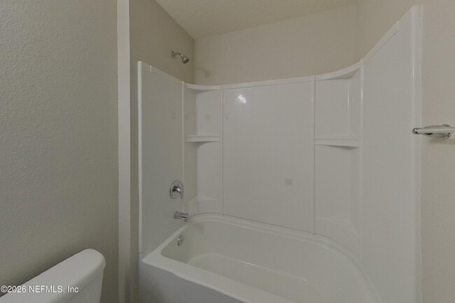Building Photo - 2210 Pebble Point Dr