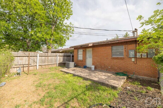 Building Photo - For  Lease