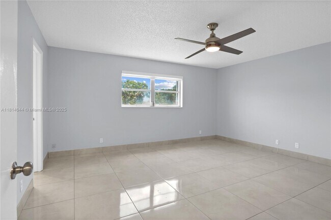 Building Photo - 4100 N 58th Ave
