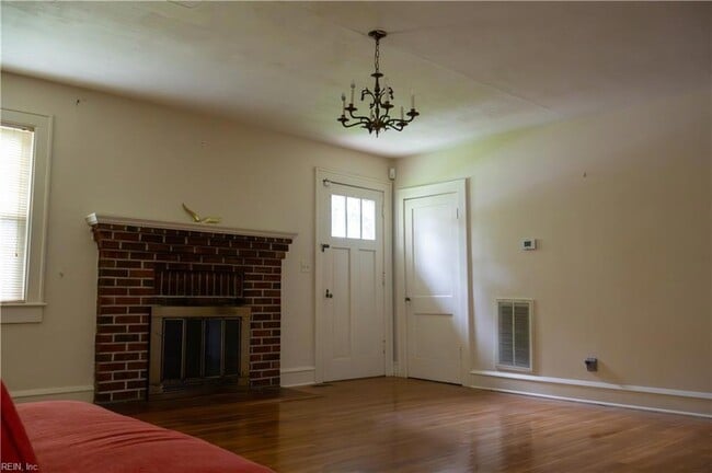 Building Photo - 107 E Taylor Ave