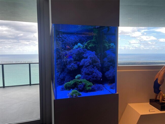 Building Photo - 18555 Collins Ave