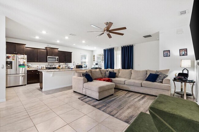 Building Photo - 5470 Sunshine Dr