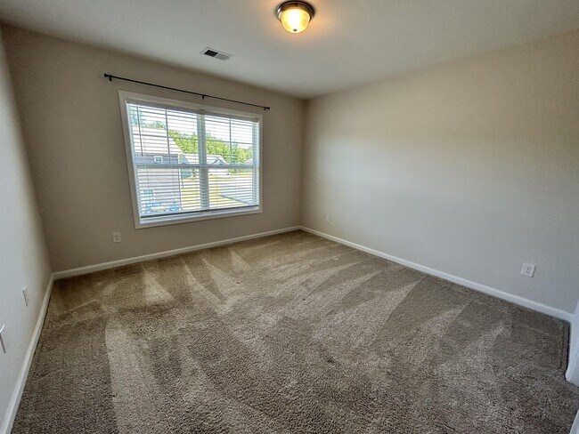 Building Photo - 144 Sunny Pt Lp