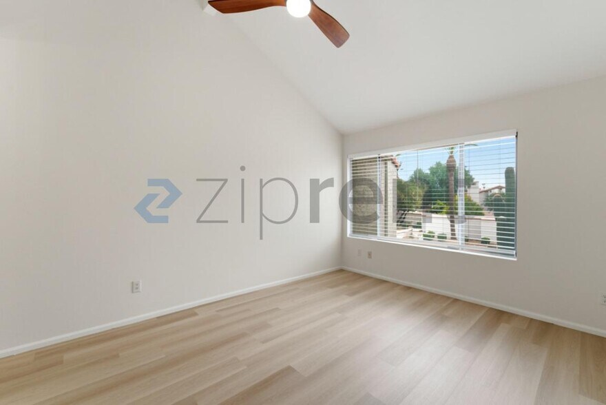 Building Photo - Unit Unit 1018
