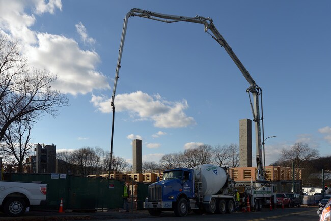 Building Photo - Waterstone At The Circle