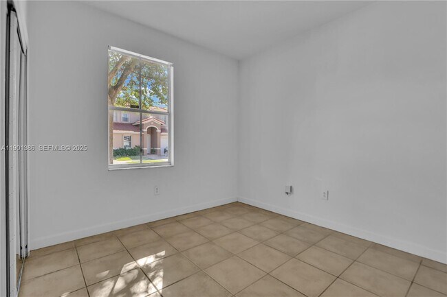 Building Photo - 27463 SW 137th Ct