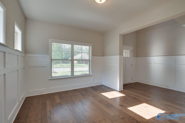 Building Photo - 2964 Magnolia Park Drive Southeast