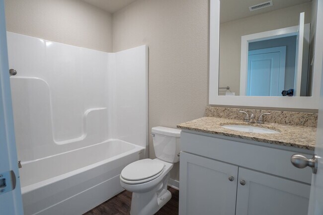 Building Photo - 3 Bedroom 2 Bathroom Home in  Farmington, AR!!!