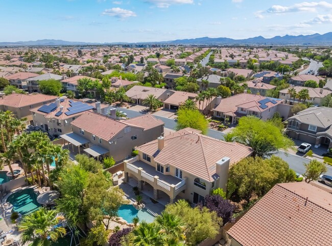 Building Photo - Beautiful Three Story, Five Bedroom Home with Lagoon Style Pool and Spa