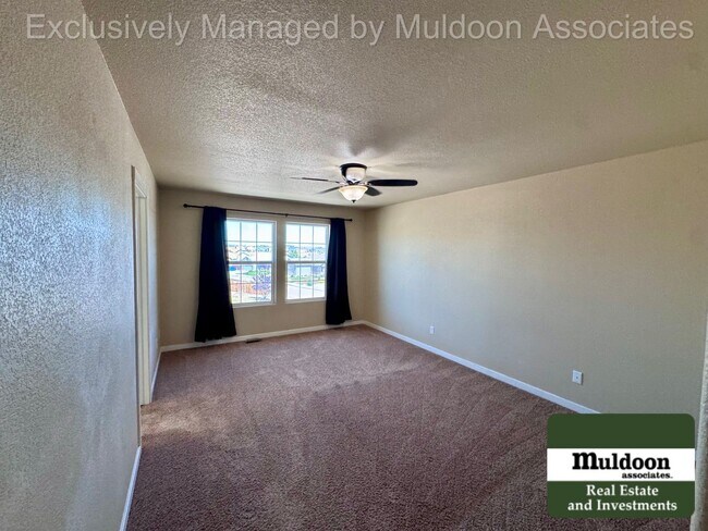 Building Photo - Spacious 5 Bedroom, 3.5 Bath Home with 3-Car Garage, and Pet-Friendly Living in 80925!