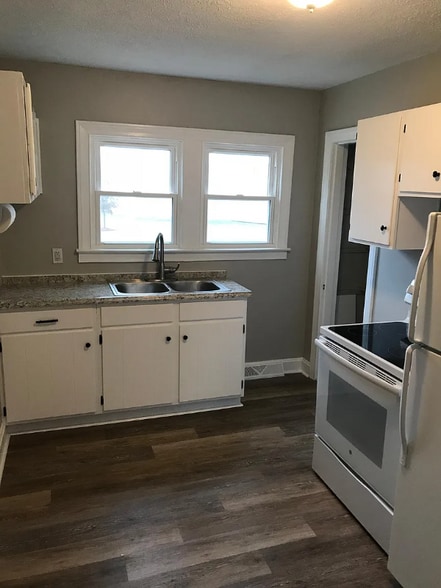 Building Photo - 3811 Blanton Ln