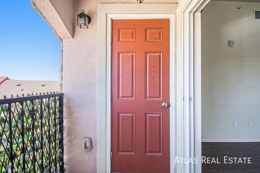 Building Photo - 15165 E 16th Pl