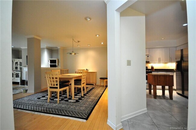 Building Photo - 93 Litchfield Ponds Dr