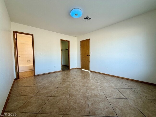 Building Photo - 525 Close Ave