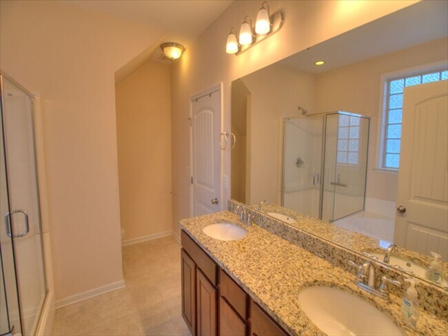 Building Photo - Charming 4-Bed, 3-Bath Home for Rent in Ru...