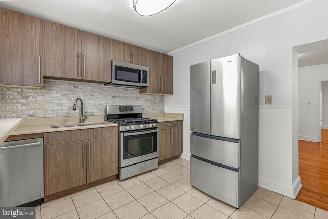 Building Photo - 2440 Carpenter St