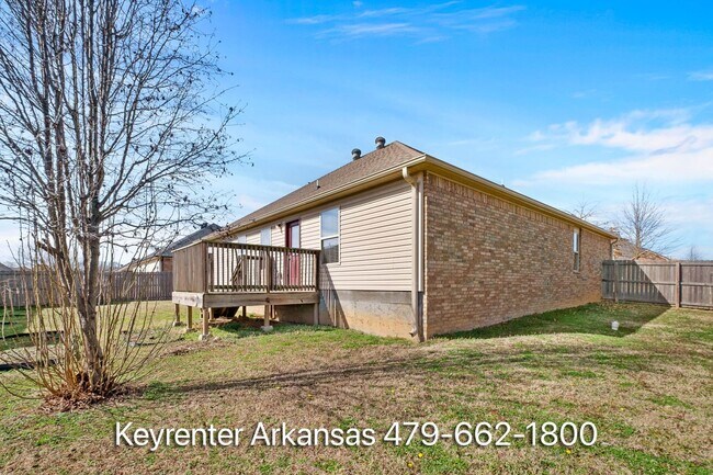 Building Photo - Move-In Ready 4 Bedroom with Gorgeous Natural Light & Spacious Yard in Centerton