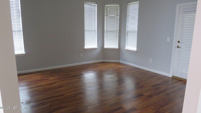 Building Photo - 3726 Bedford Dr