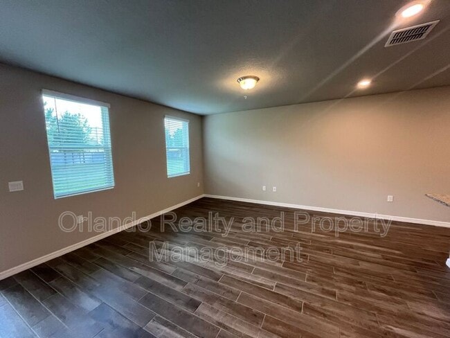 Building Photo - 2443 Sweet Viburnum Wy