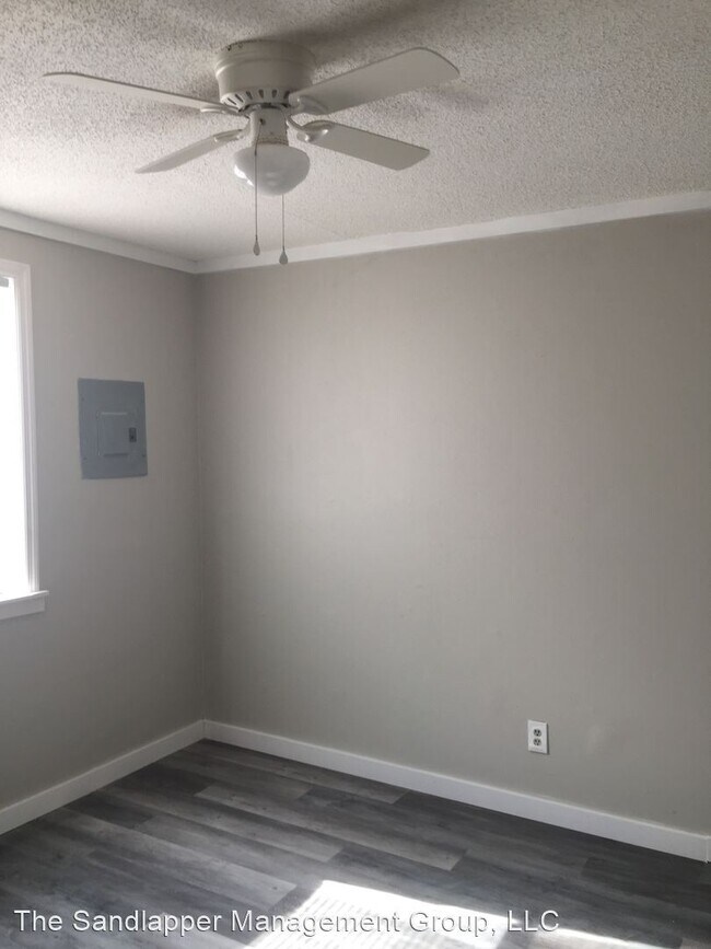 Building Photo - 1 br, 1 bath House - 1929B Iron Street