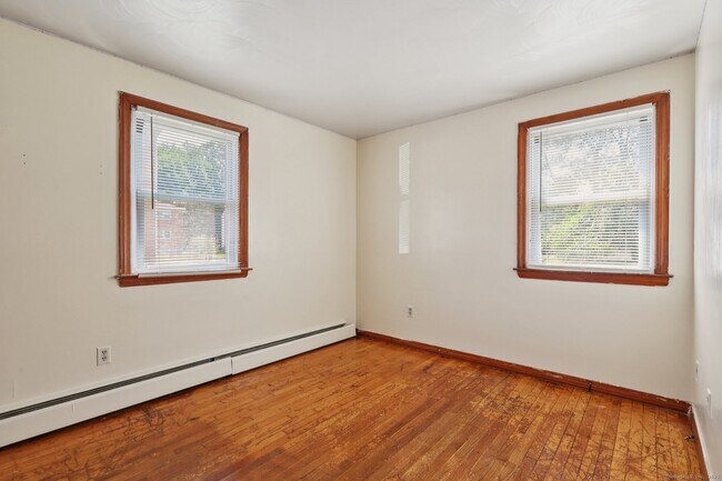 Building Photo - 37 Cumberland Rd