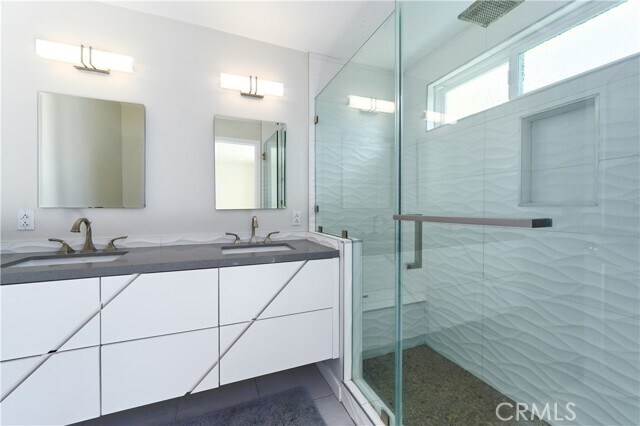 Building Photo - 6550 Smoke Tree Ave