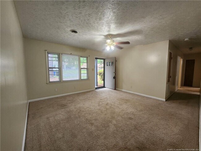 Building Photo - 987 Lisa Ave