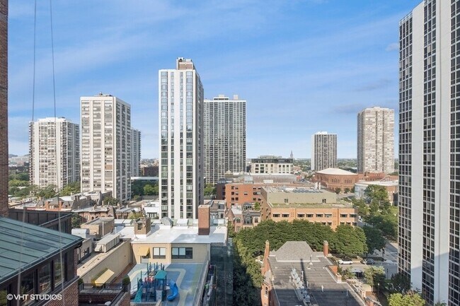 Building Photo - 1540 N State Pkwy