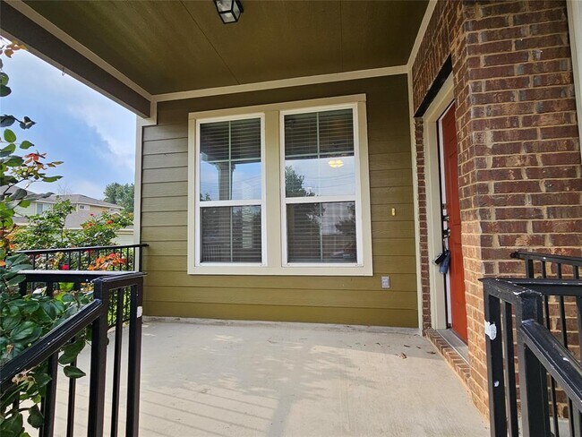 Building Photo - 808 Lost Pines Ln