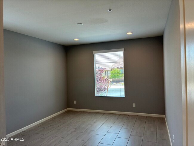 Building Photo - 13418 W Mayberry Trail