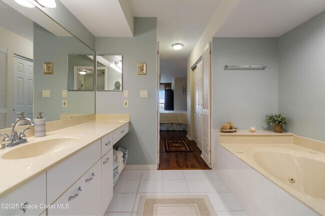 Building Photo - 215 Ballyshannon St