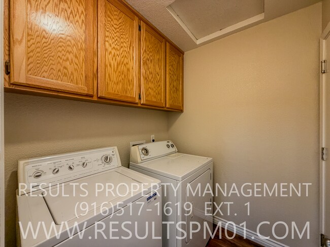 Building Photo - 208 Stavros Ct