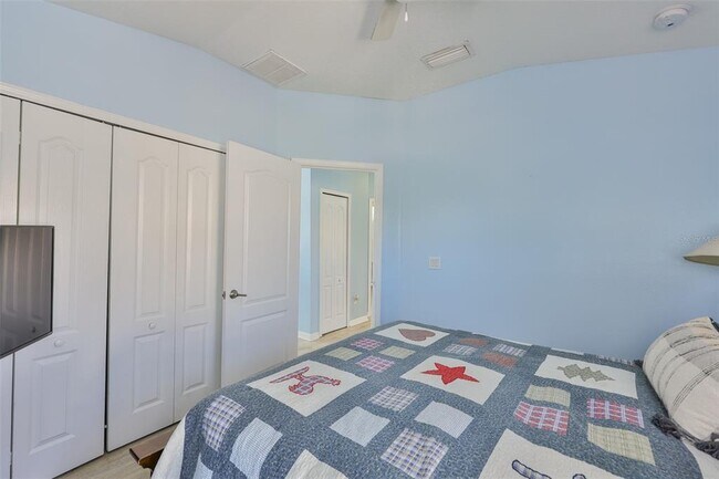 Building Photo - 7902 Carriage Pointe Dr