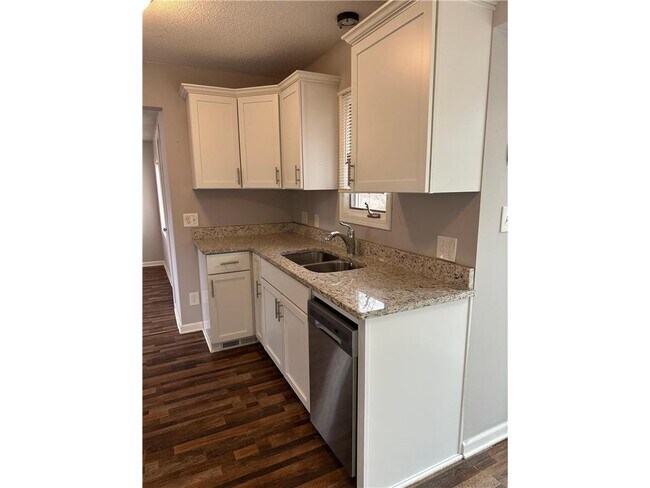 Building Photo - 8390 Able St NE