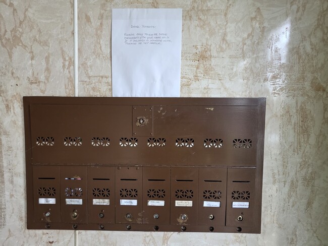 Building Photo - 6529 S Kimbark Ave