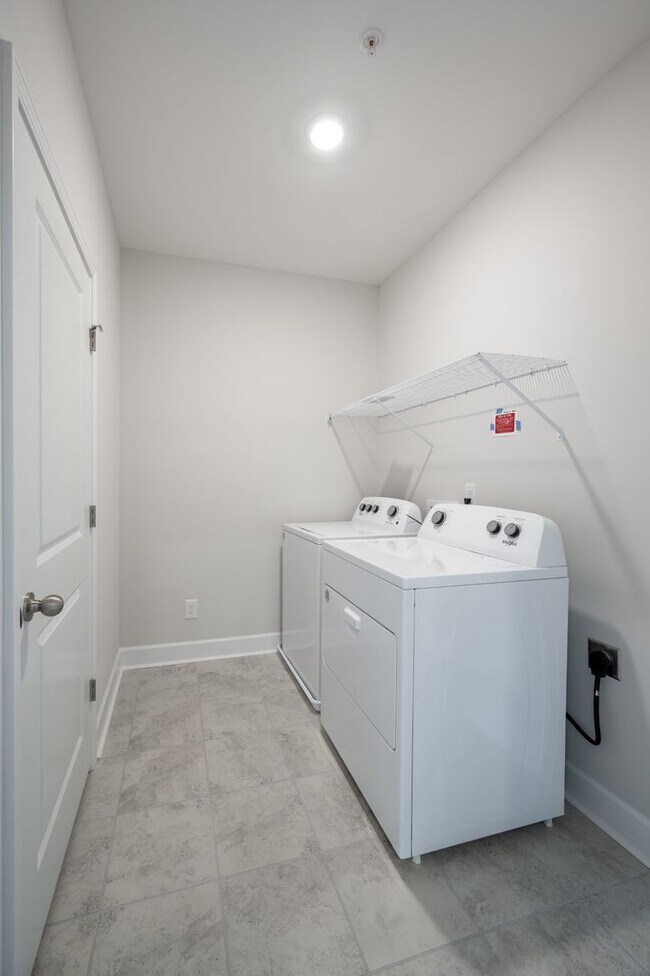 Building Photo - 2022-BUILT BURKITT COMMONS CONDO WALKABLE ...