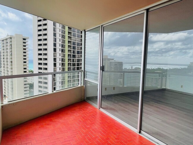 Building Photo - Partly Furnished 1-bedroom, 1-bath condo a...