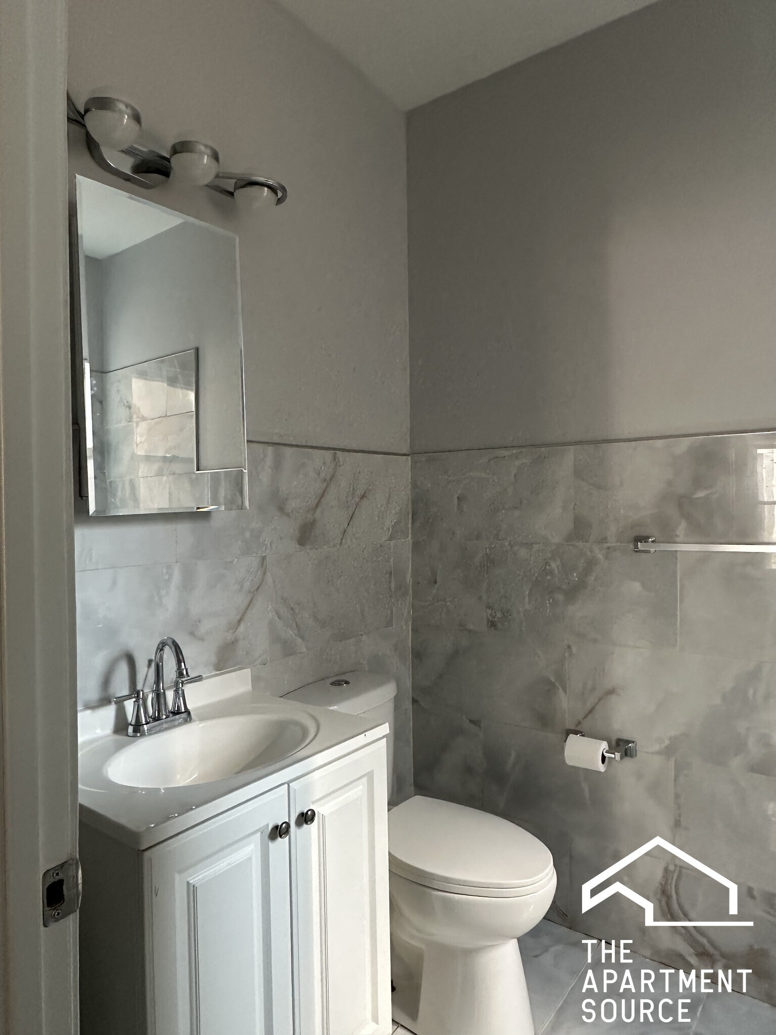 Building Photo - 4033 W Crystal St