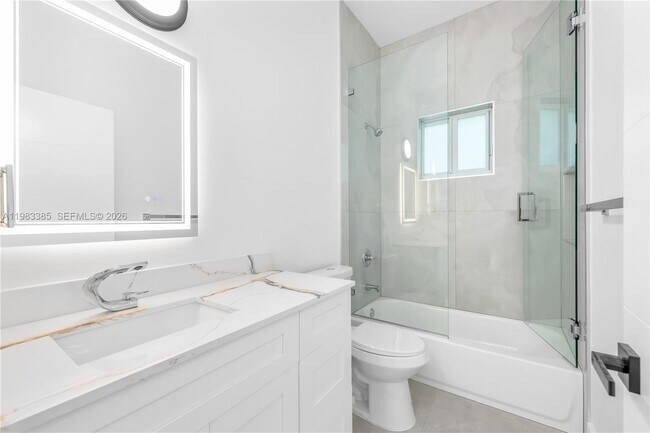 Building Photo - 2121 NW 45th St