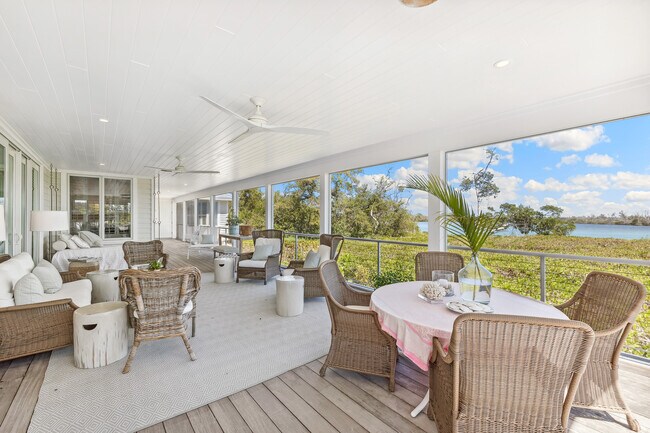 Building Photo - 4040 Loomis Ave