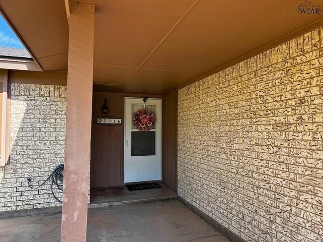 Building Photo - 2316 Perrin Dr