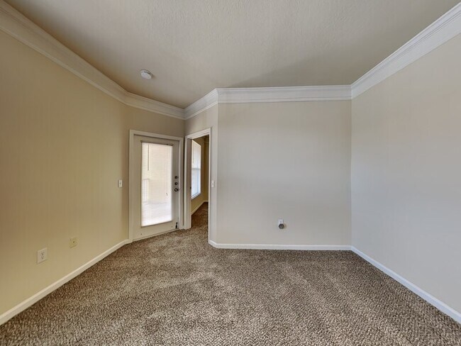 Building Photo - 8848 Villa View Cir