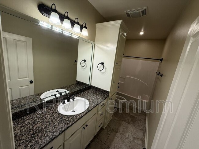 Building Photo - 17734 Spring Creek Dr