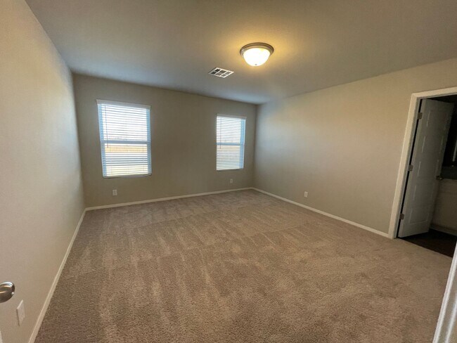 Building Photo - *Pre-leasing* Four Bedroom | Two Bath Home in Bixby