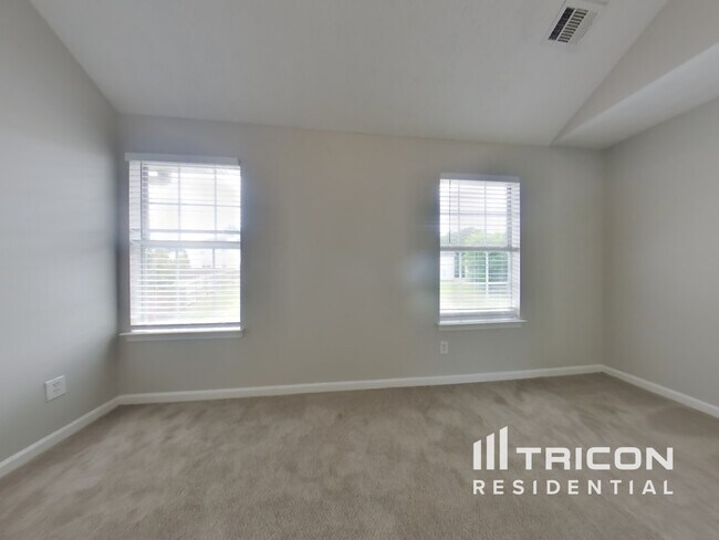 Building Photo - 1005 Ulster Ct