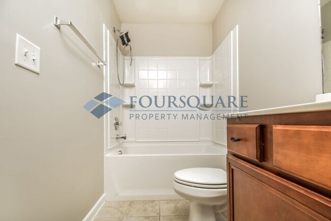 Building Photo - Townhome | 3rd Floor Bonus Room | Fenced Y...