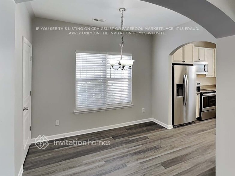 Building Photo - 9215 Ducati Ln